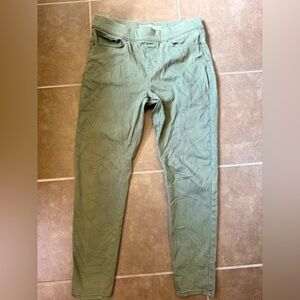 Levi Pull on Skinny’s
